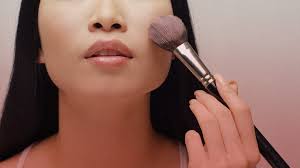 How Cosmetic Brushes Affect Acne